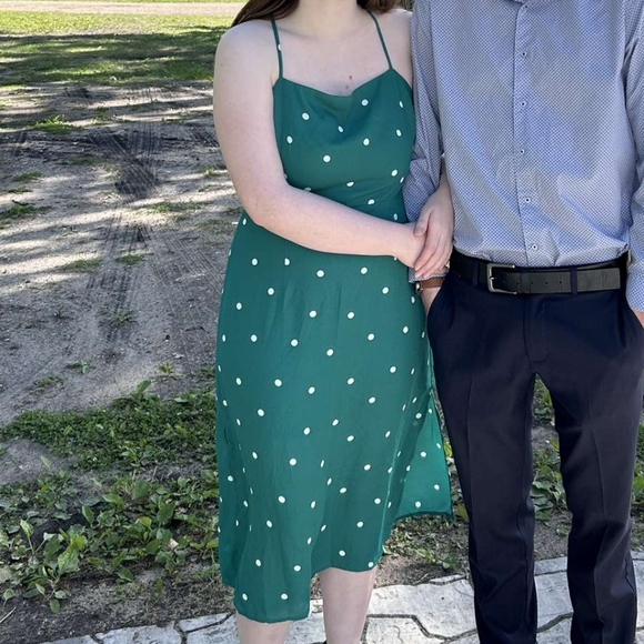 Green Low-Back Dress - Picture 5 of 5